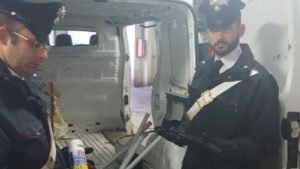 carabinieri-furgone2